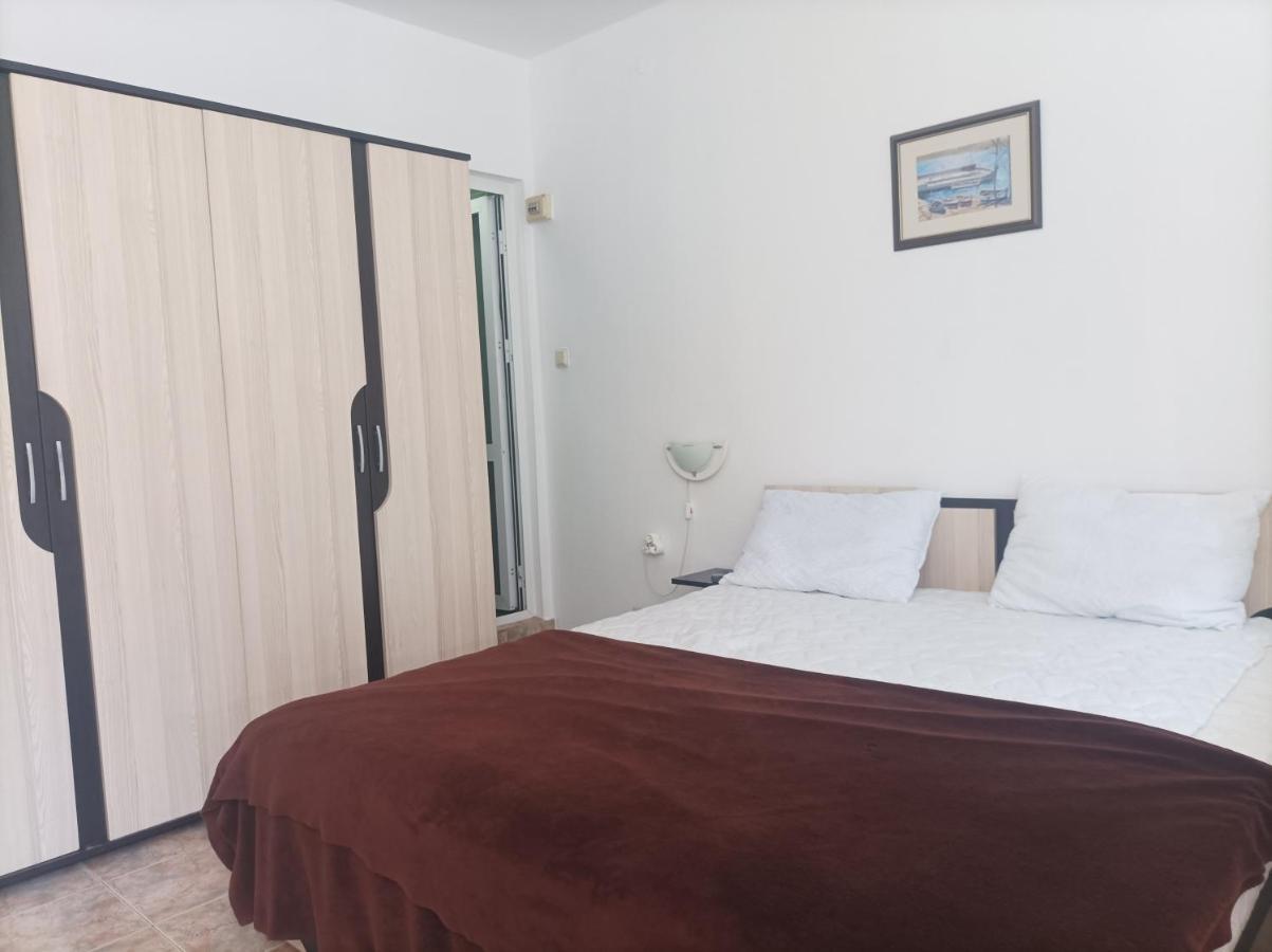 Family Hotel Bohemi II Primorsko Luaran gambar